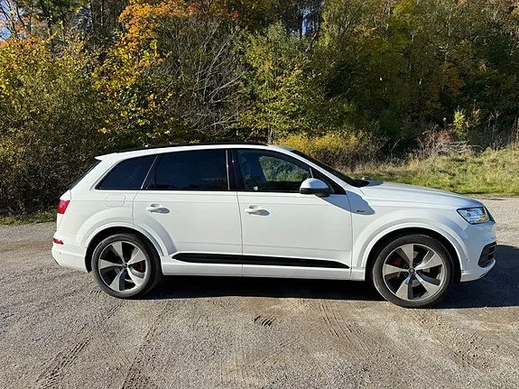 Audi Q7 2016 photo 3