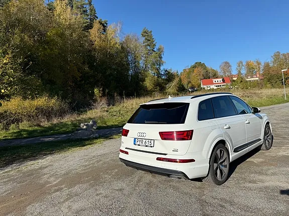 Audi Q7 2016 photo 4