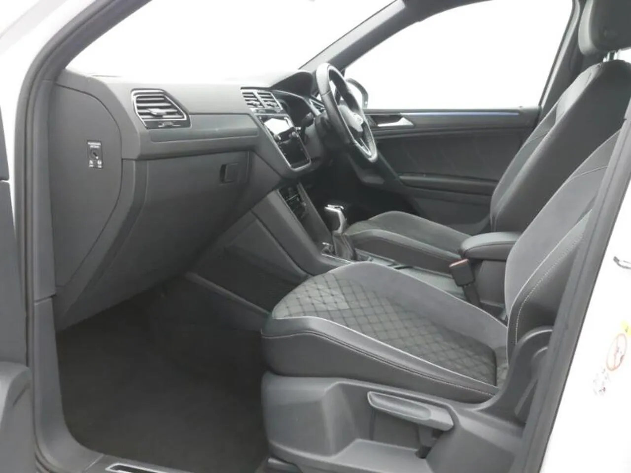 Volkswagen Tiguan 2023 photo 5