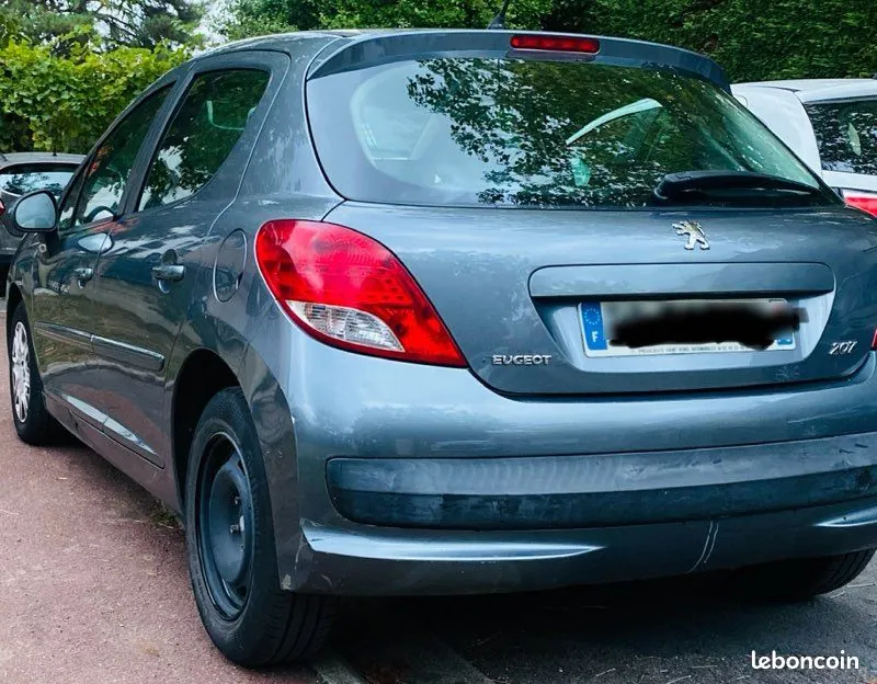 Peugeot 207 2011 photo 2