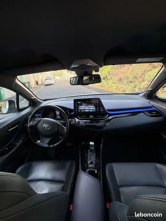 Toyota C-Hr 2017 photo 3