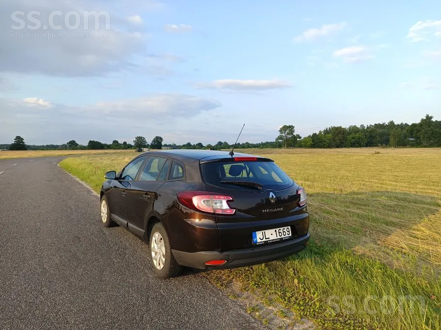 Renault Megane 2013 photo 2