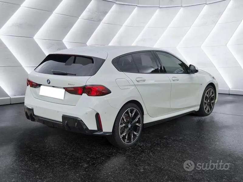 BMW 1 Series 2025 photo 4