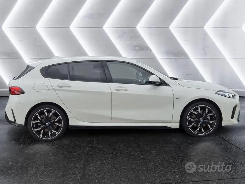 BMW 1 Series 2025 photo 5