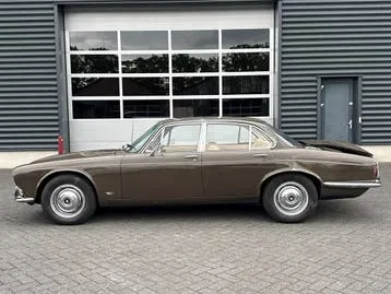 Jaguar Xj6 1973 photo 2