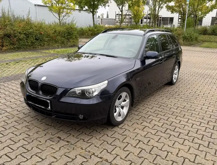 BMW 525I