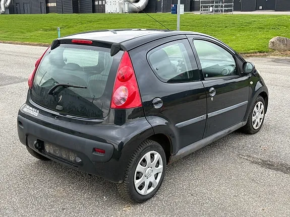 Peugeot 107 2007 photo 2