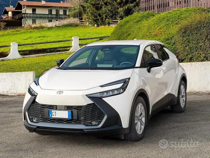 Toyota C-Hr 2024 photo 2