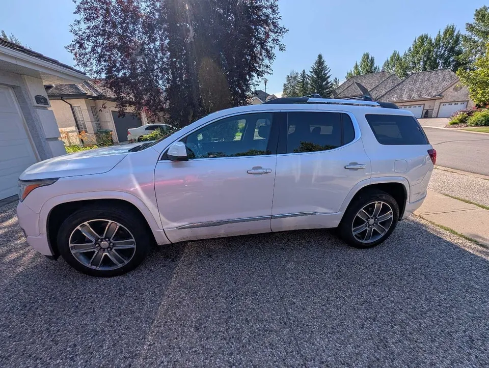 GMC Acadia 2019 photo 2