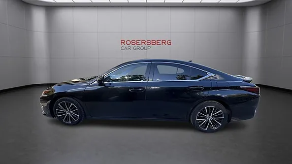 Lexus Es300H 2023 photo 2
