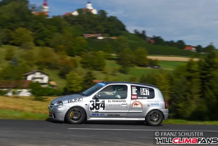 Renault Clio 2000 photo 2
