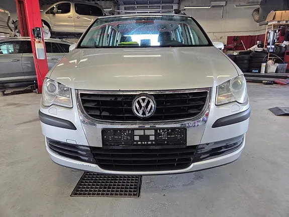Volkswagen Touran 2008 photo 2