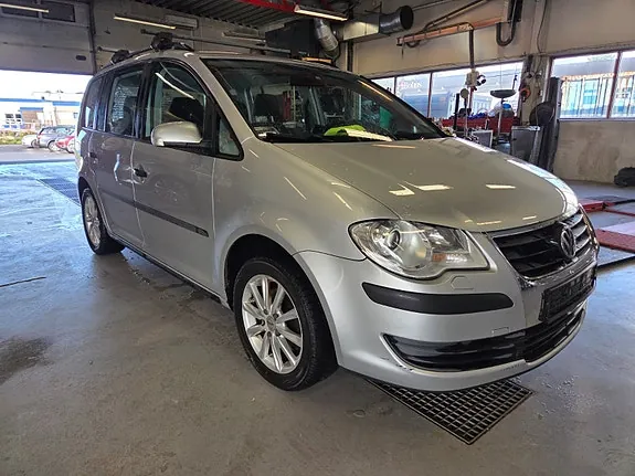 Volkswagen Touran 2008 photo 3