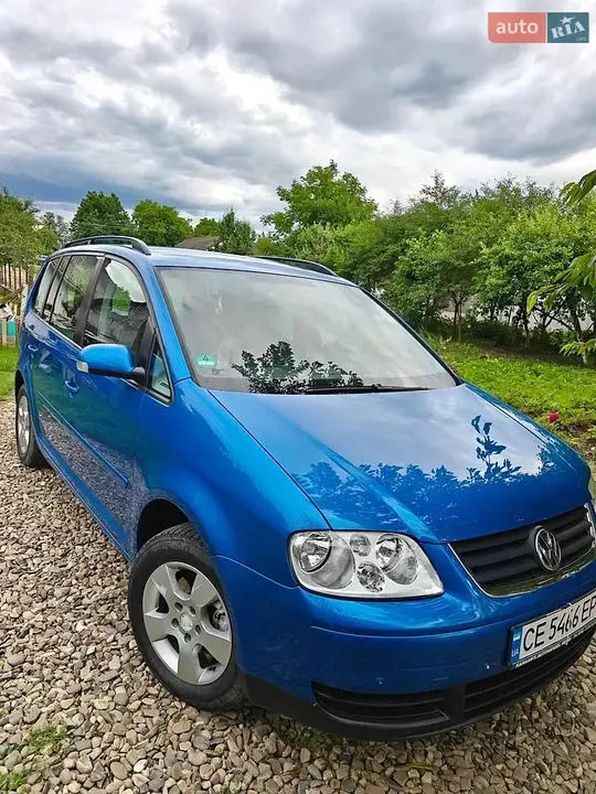 Volkswagen Touran 2003 photo 2