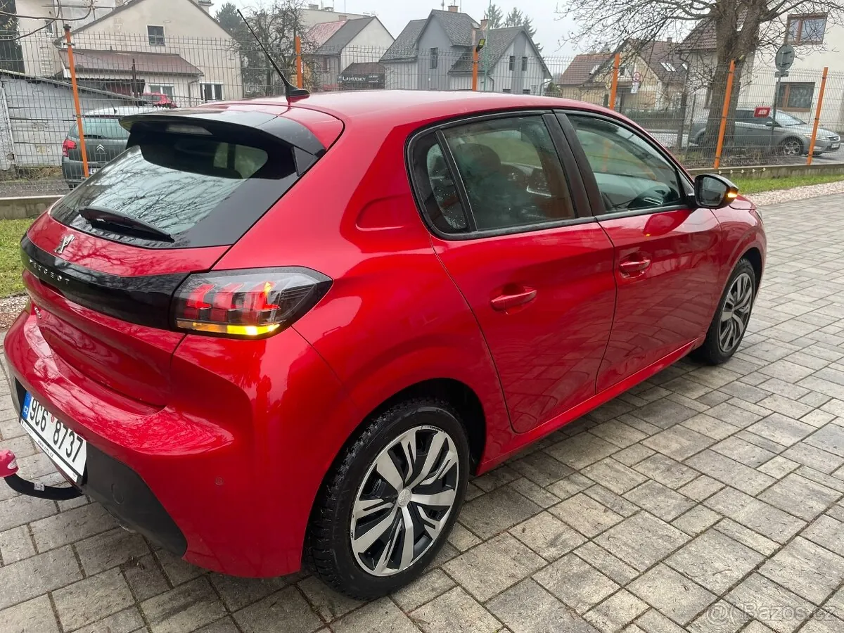 Peugeot 208 2023 photo 3