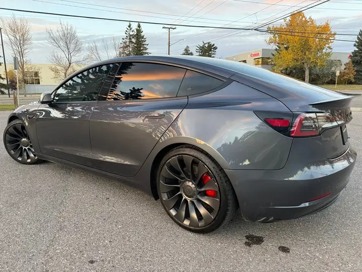Tesla Model 3 2022 photo 3
