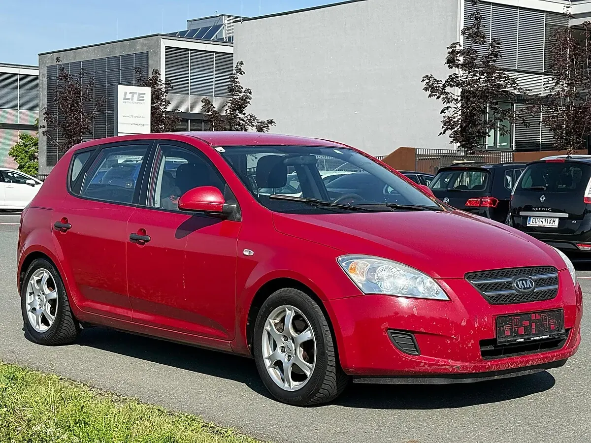 Kia Ceed 2009 photo 3