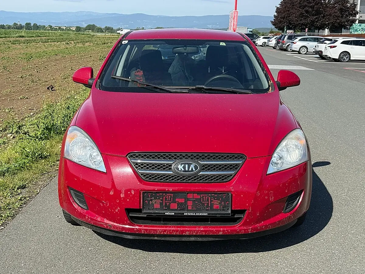 Kia Ceed 2009 photo 2