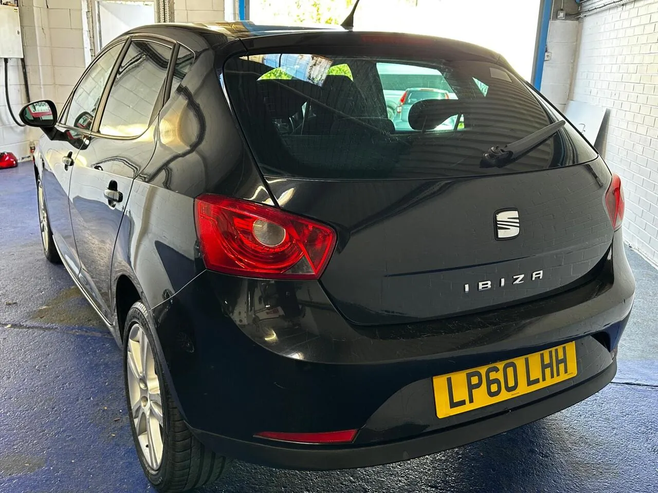 Seat Ibiza 2011 photo 3