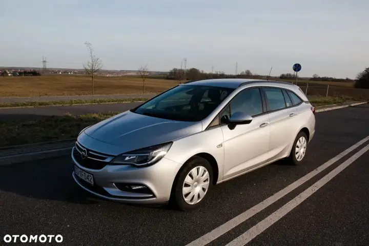 Opel Astra 2018 photo 2