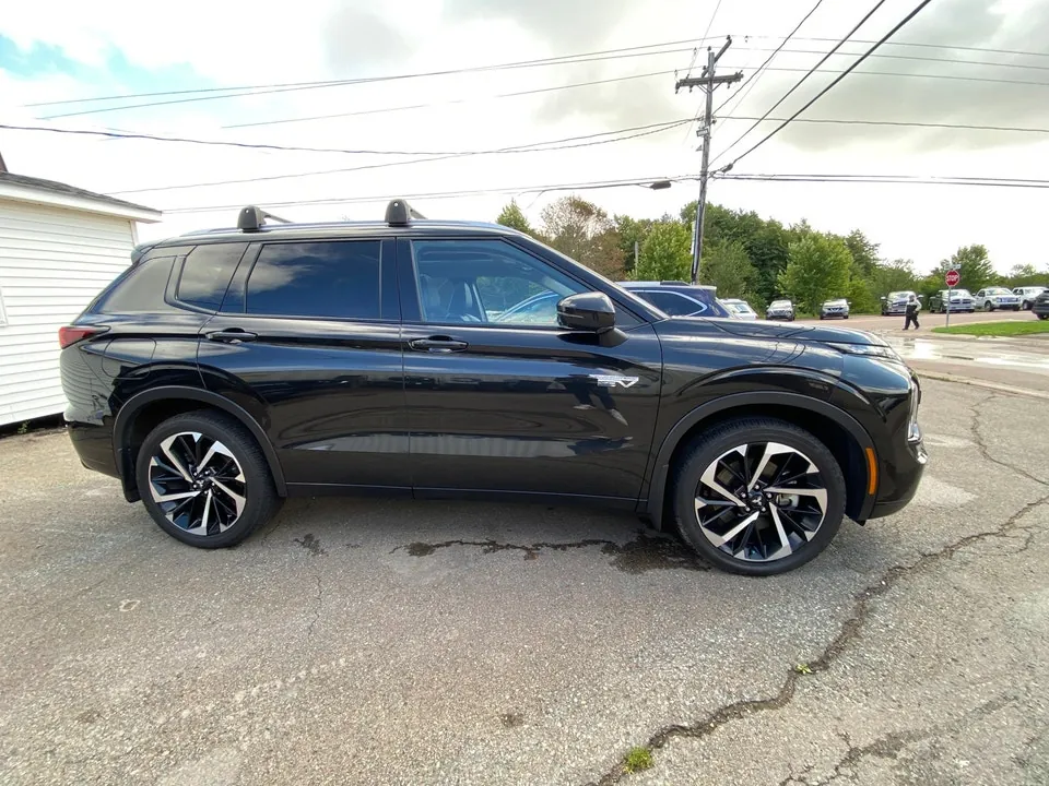 Mitsubishi Outlander 2024 photo 2