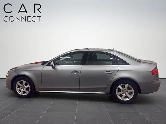 Audi A4 2011 photo 5