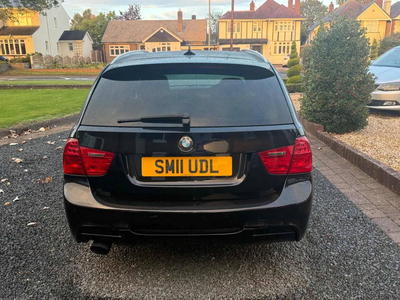 BMW 3 Series 2011 photo 4