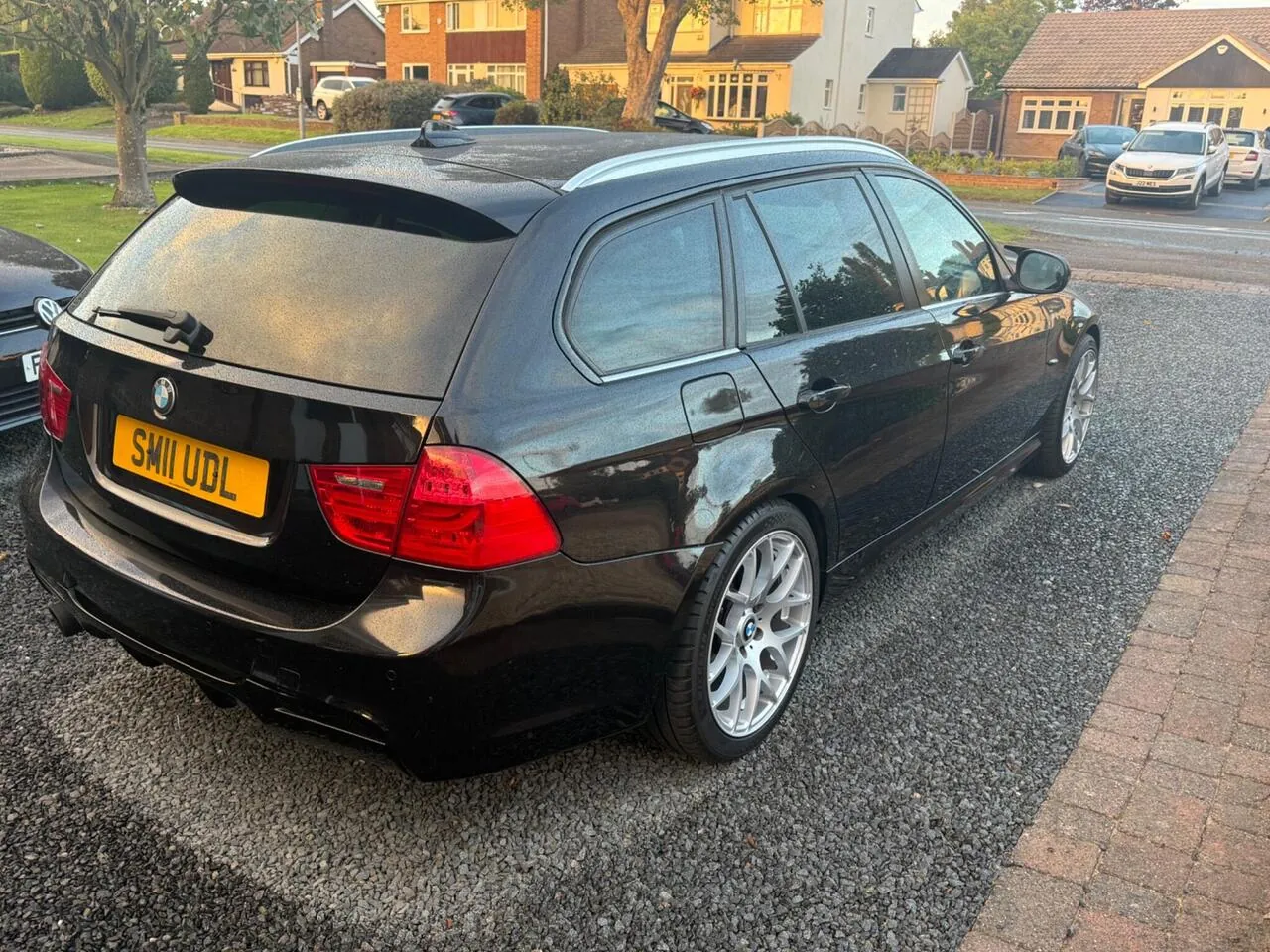 BMW 3 Series 2011 photo 5