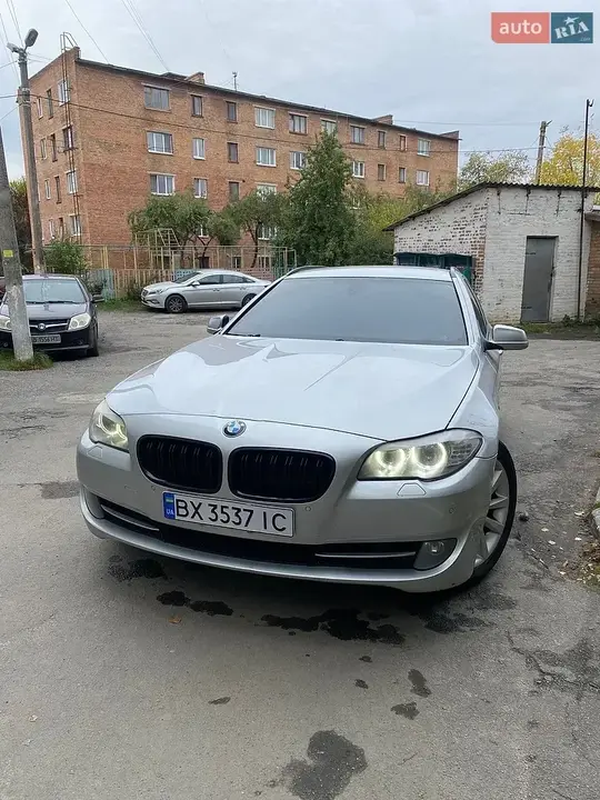 BMW 5 Series 2010 photo 3