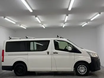 Toyota Hiace 2020 photo 3