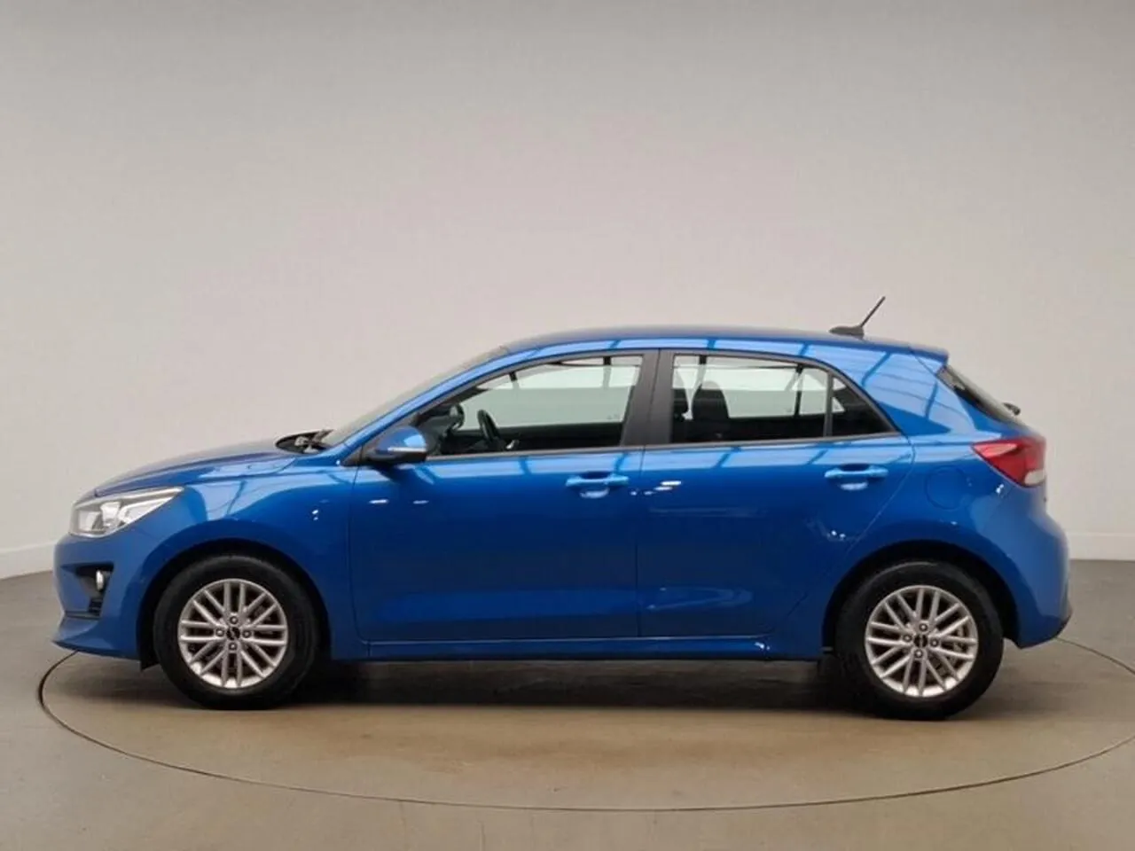Kia Rio 2023 photo 4