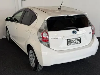 Toyota Aqua 2014 photo 5