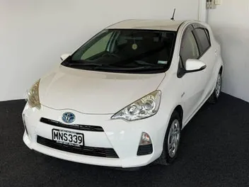 Toyota Aqua 2014 photo 4