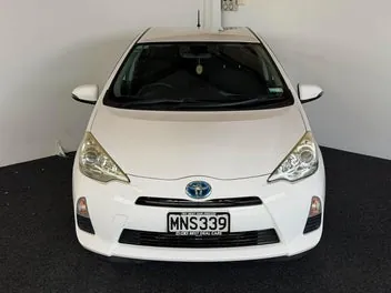 Toyota Aqua 2014 photo 3