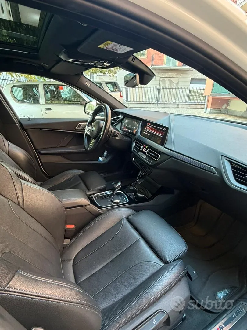 BMW 118I 2020 photo 2