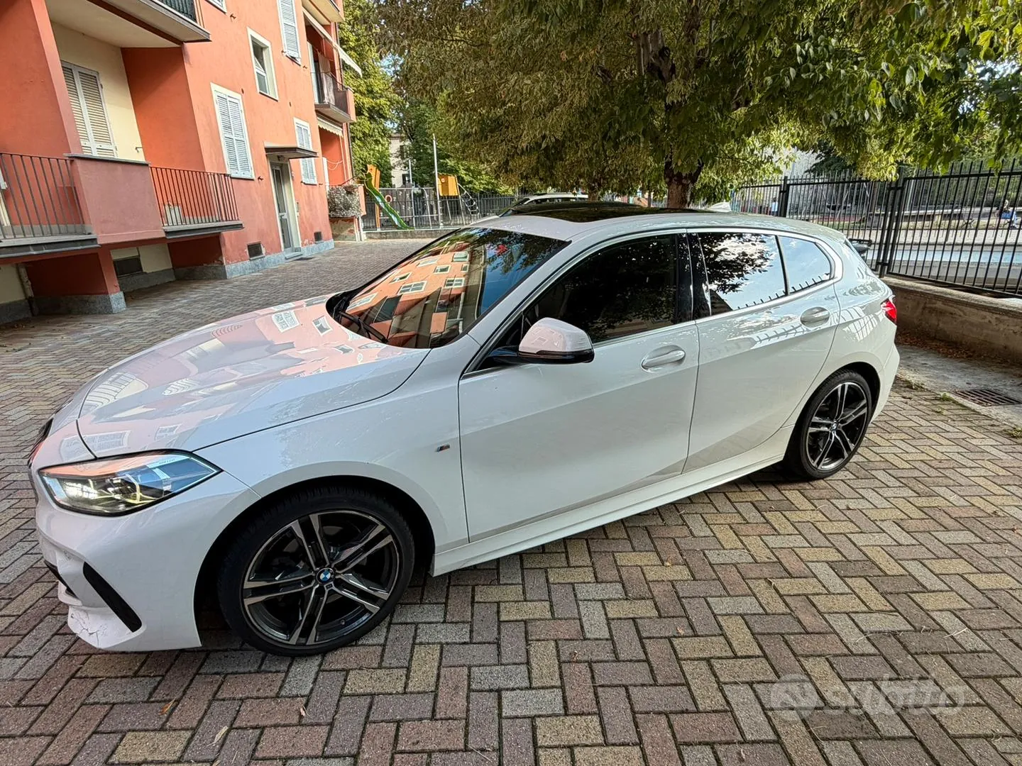 BMW 118I 2020 photo 3