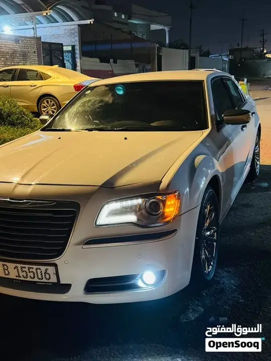 Chrysler 300 2012 photo 4