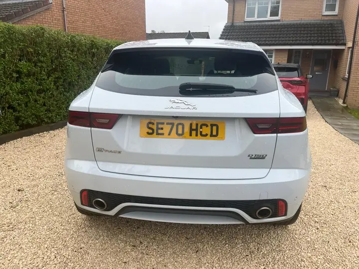 Jaguar E-Pace 2020 photo 4