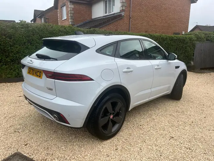 Jaguar E-Pace 2020 photo 5