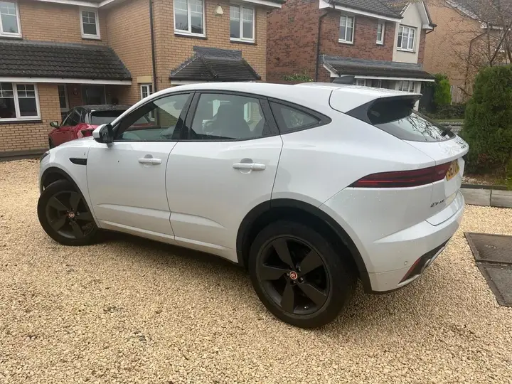 Jaguar E-Pace 2020 photo 3