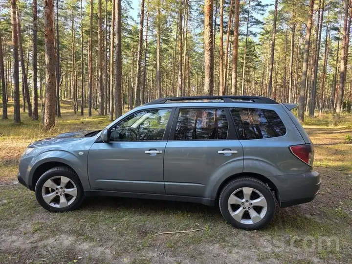 Subaru Forester 2010 photo 4