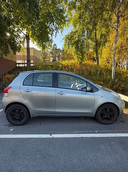 Toyota Yaris 2009 photo 3