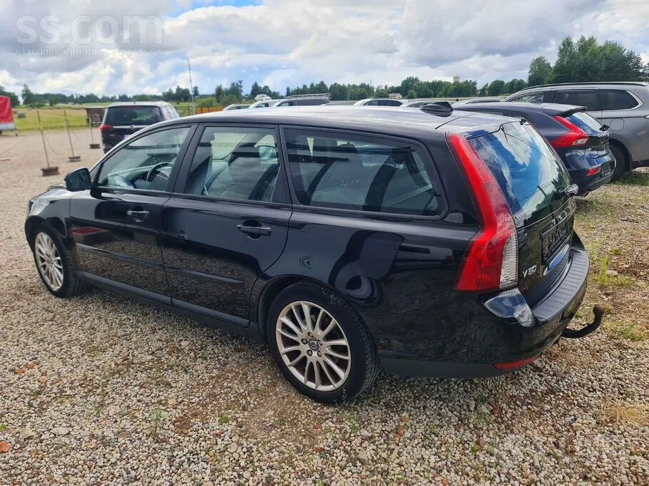 Volvo V50 2010 photo 3