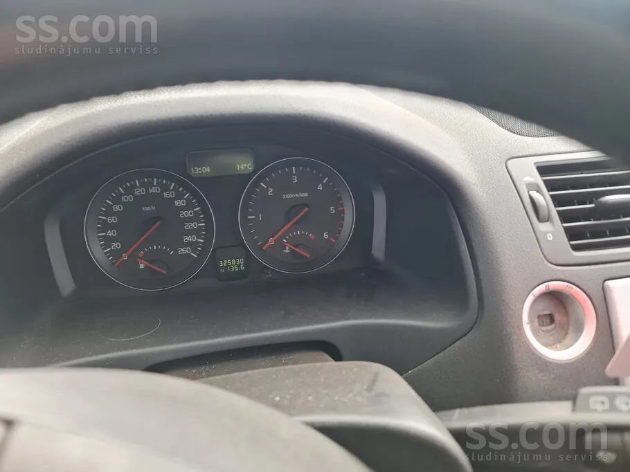 Volvo V50 2010 photo 5