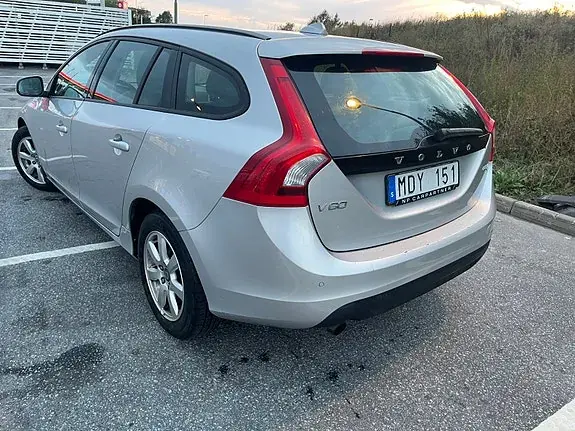 Volvo V60 2012 photo 2