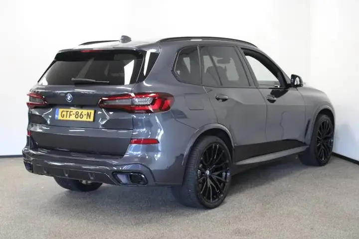 BMW X5 2021 photo 2