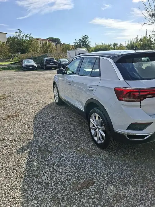 Volkswagen T-Roc 2019 photo 2