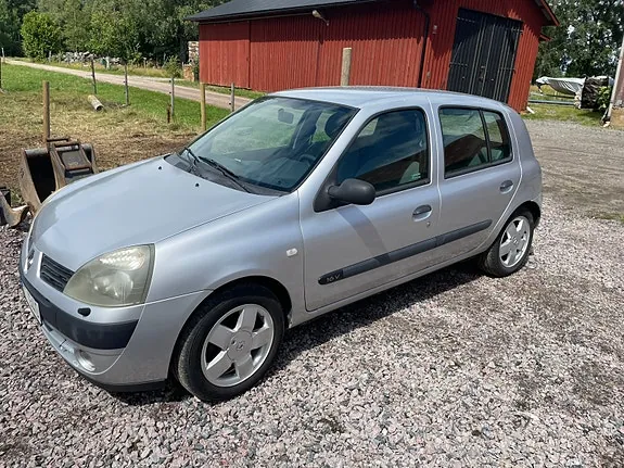 Renault Clio 2006 photo 3