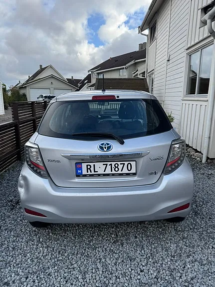 Toyota Yaris 2014 photo 4