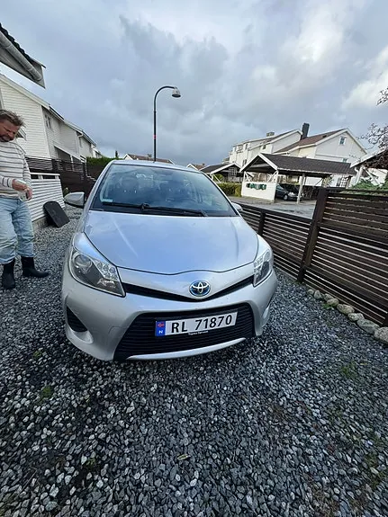 Toyota Yaris 2014 photo 3